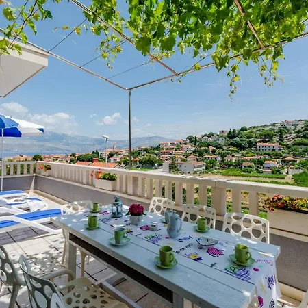 Blue Oasis 포스티라